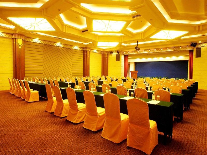 Jin Jiang Park Hotel - Hudec Excellent Historical Building - Priority Access For Classic Butterfly Cookies Without Queuing To Guests Xangai Exterior foto